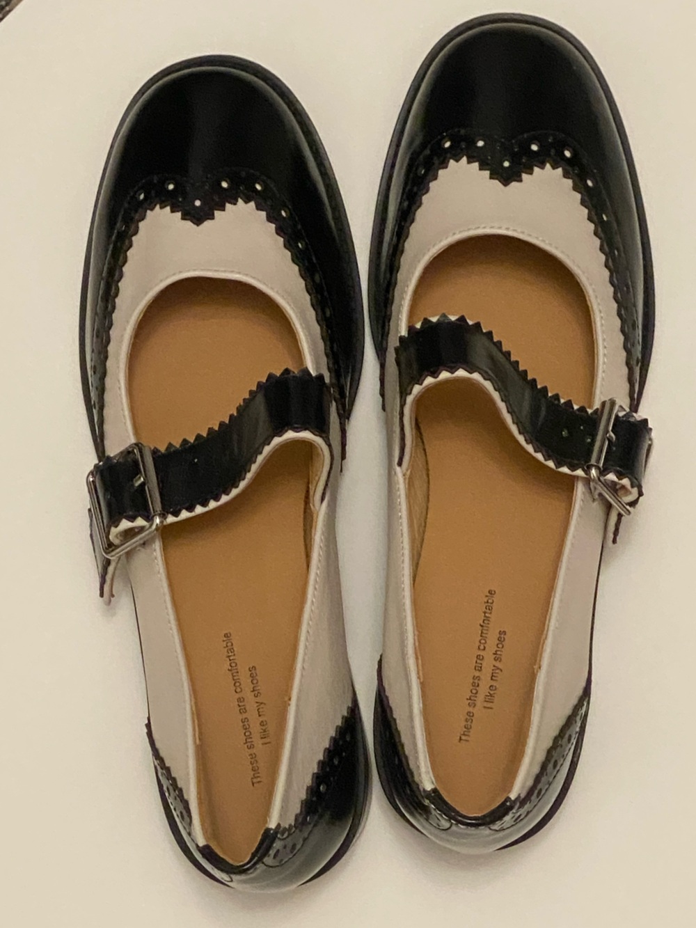 Classic Two-Tone Oxford Mary Jane Shoes - Black and Cream
